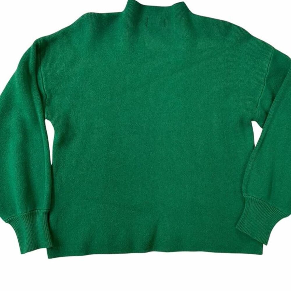 Vici green sweater